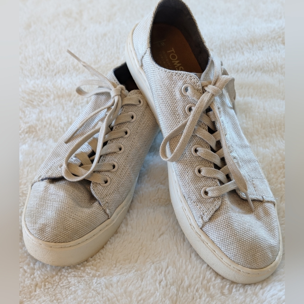 Like New: Toms Canvas Sneaker Women 8